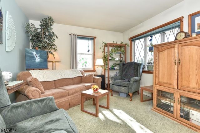 72 Burnside Pl, Wanaque Boro, NJ 07420