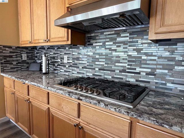 726 S Escuela Dr, Mountain House, CA 95391