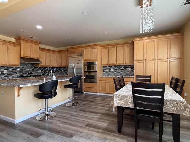 726 S Escuela Dr, Mountain House, CA 95391