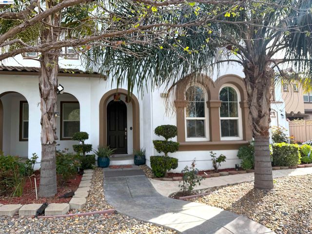 726 S Escuela Dr, Mountain House, CA 95391