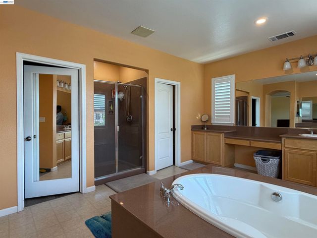 726 S Escuela Dr, Mountain House, CA 95391