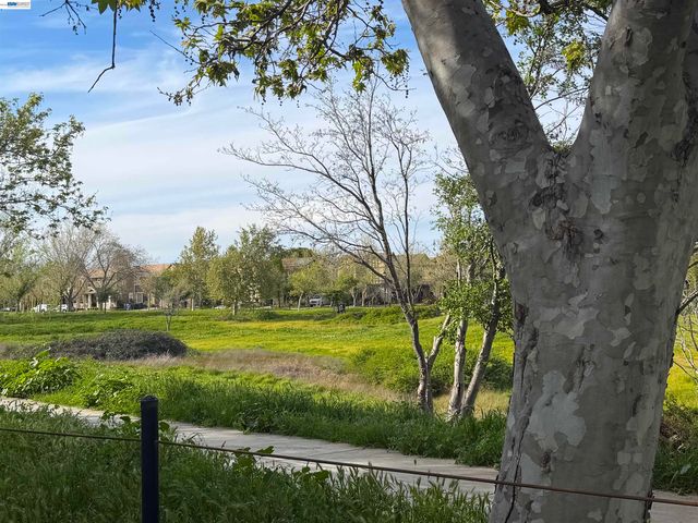 726 S Escuela Dr, Mountain House, CA 95391