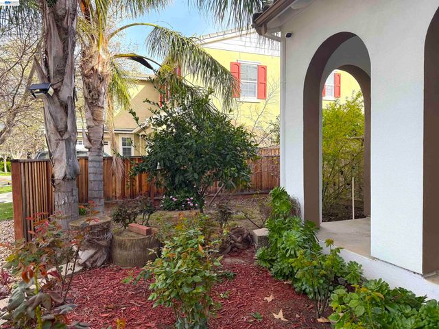 726 S Escuela Dr, Mountain House, CA 95391