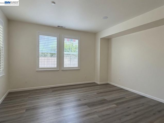 726 S Escuela Dr, Mountain House, CA 95391