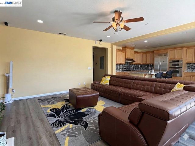 726 S Escuela Dr, Mountain House, CA 95391