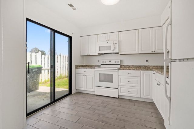 1411 Turkey Ridge Rd Apt A, Surfside Beach, SC 29575