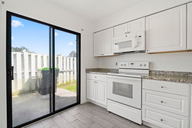 1411 Turkey Ridge Rd Apt A, Surfside Beach, SC 29575