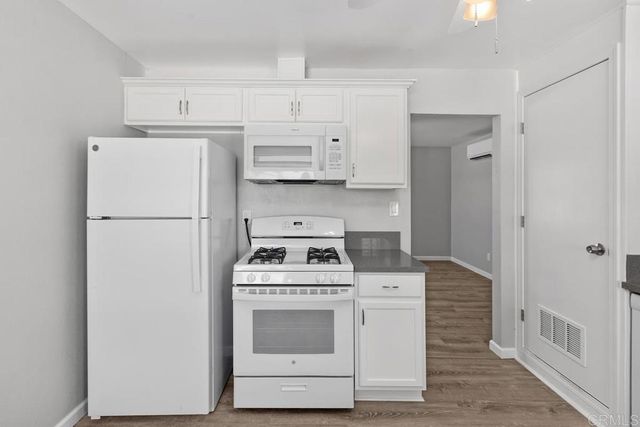 9263 Earl St., La Mesa, CA 91942