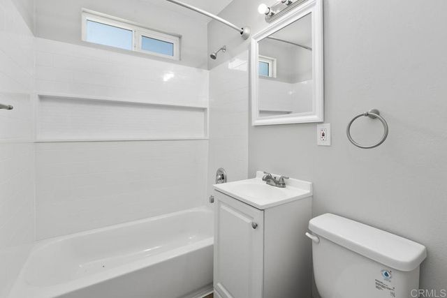 9263 Earl St., La Mesa, CA 91942