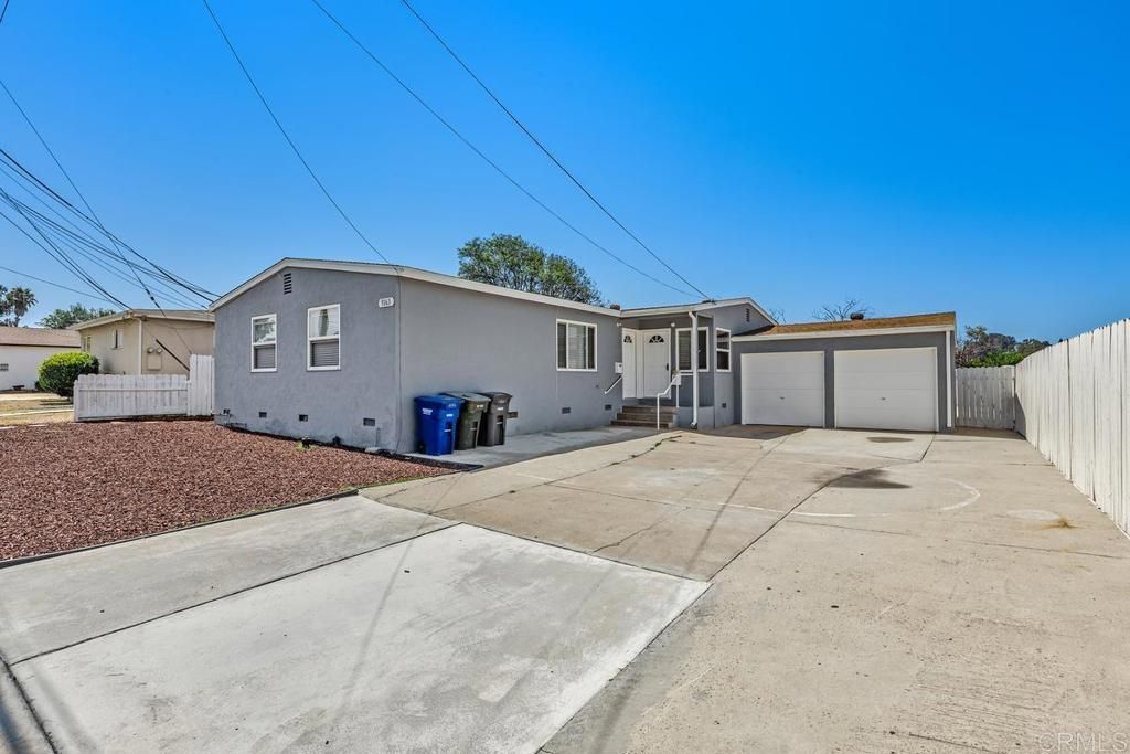 9263 Earl St., La Mesa, CA 91942