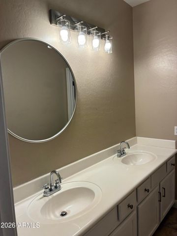 2913 E TULSA Street, Chandler, AZ 85225