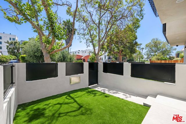 837 N Detroit Street, Los Angeles, CA 90046