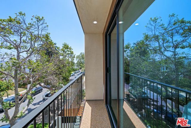 837 N Detroit Street, Los Angeles, CA 90046