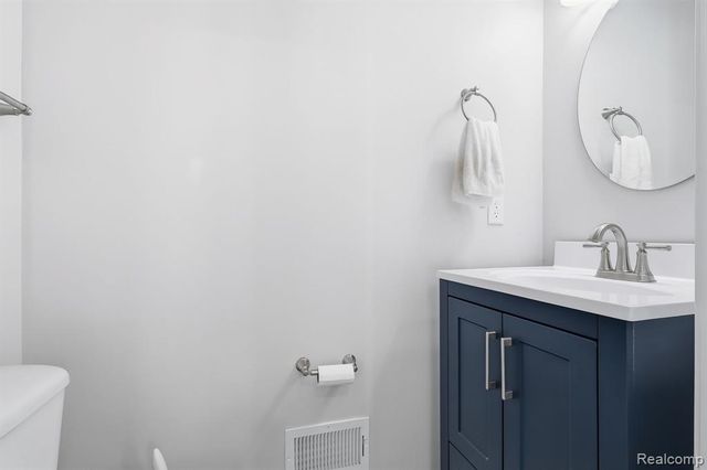 36123 Dominion Circle, Sterling Heights, MI 48310