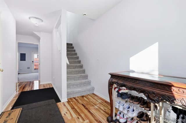 36123 Dominion Circle, Sterling Heights, MI 48310