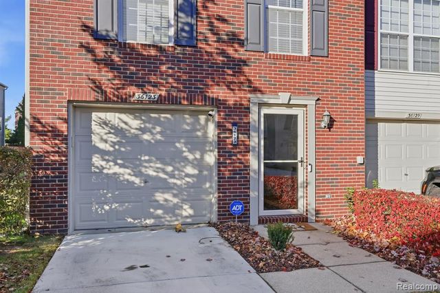 36123 Dominion Circle, Sterling Heights, MI 48310