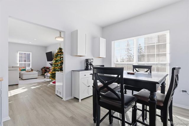 36123 Dominion Circle, Sterling Heights, MI 48310