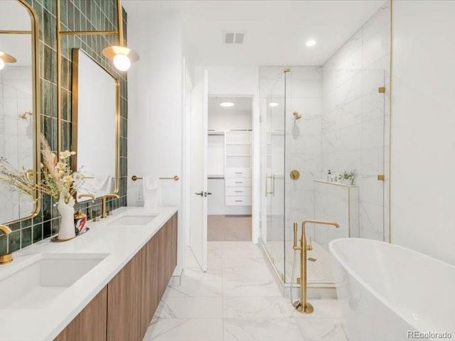 3500 Chestnut Place 1204, Denver, CO 80216