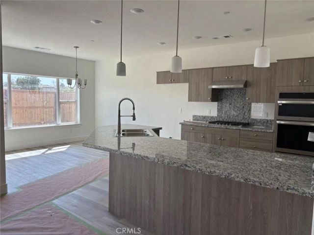 1225 Via Valencia Drive, Madera, CA 93637