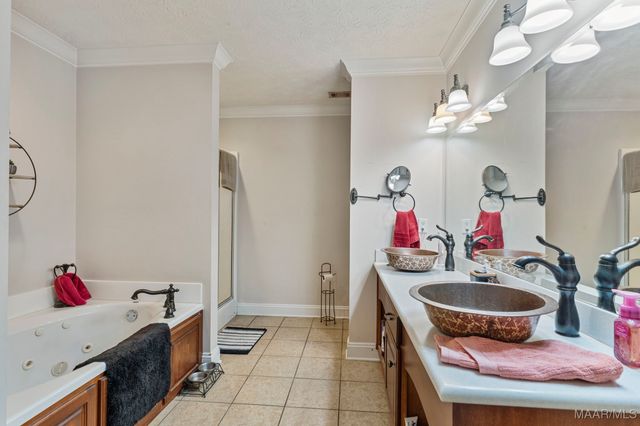 2027 Maplewood Lane, Clanton, AL 35045