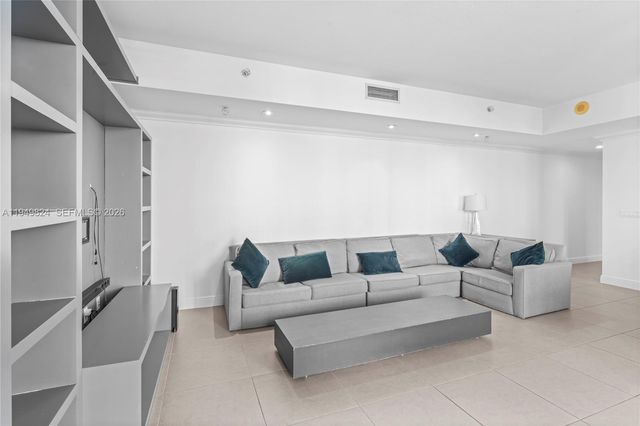 185 SW 7th St 603, Miami, FL 33130