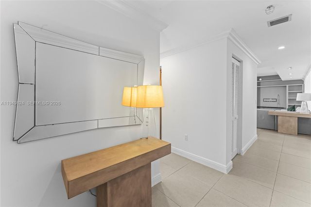 185 SW 7th St 603, Miami, FL 33130