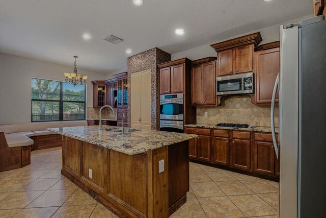 8105 FERENTINO Pass, Delray Beach, FL 33446