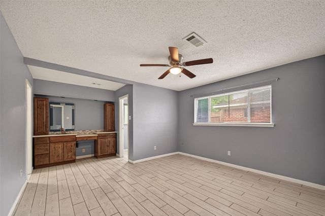 16219 Rill Lane, Houston, TX 77062