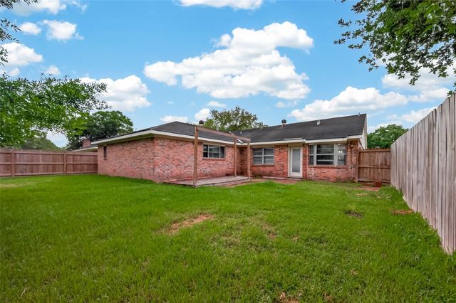 16219 Rill Lane, Houston, TX 77062