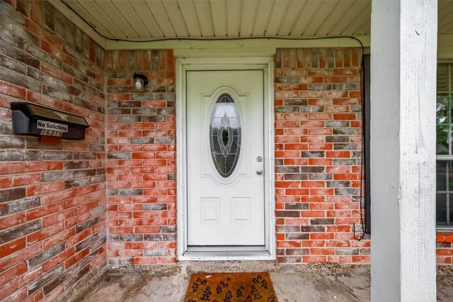 16219 Rill Lane, Houston, TX 77062