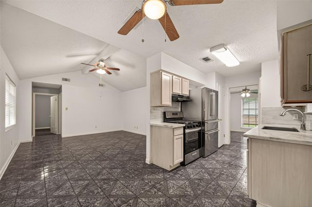 16219 Rill Lane, Houston, TX 77062