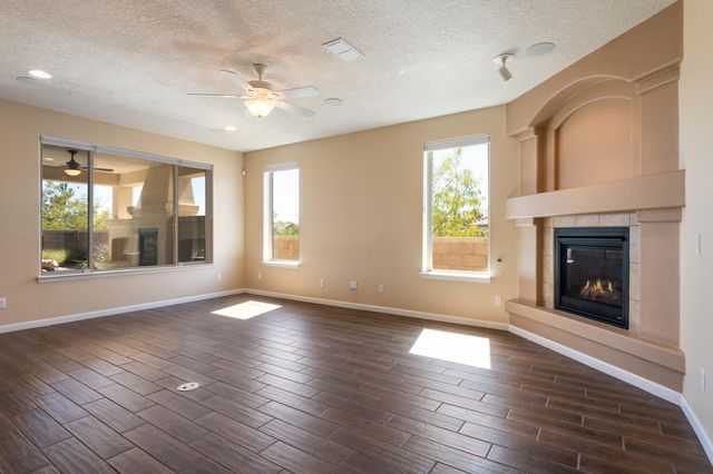 2100 Cave Creek Lane NW, Albuquerque, NM 87120