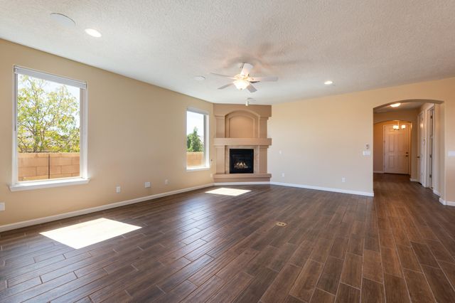 2100 Cave Creek Lane NW, Albuquerque, NM 87120