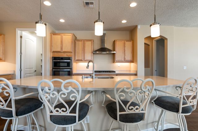 2100 Cave Creek Lane NW, Albuquerque, NM 87120