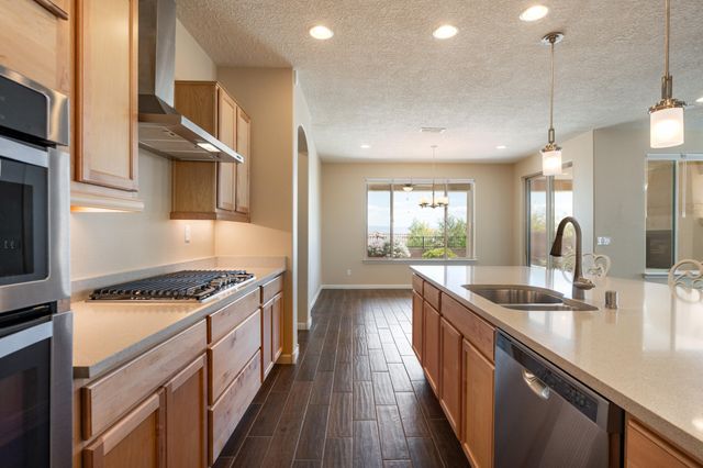 2100 Cave Creek Lane NW, Albuquerque, NM 87120