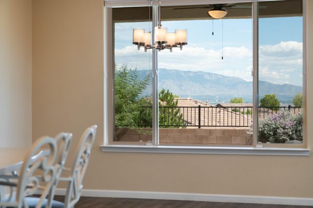 2100 Cave Creek Lane NW, Albuquerque, NM 87120