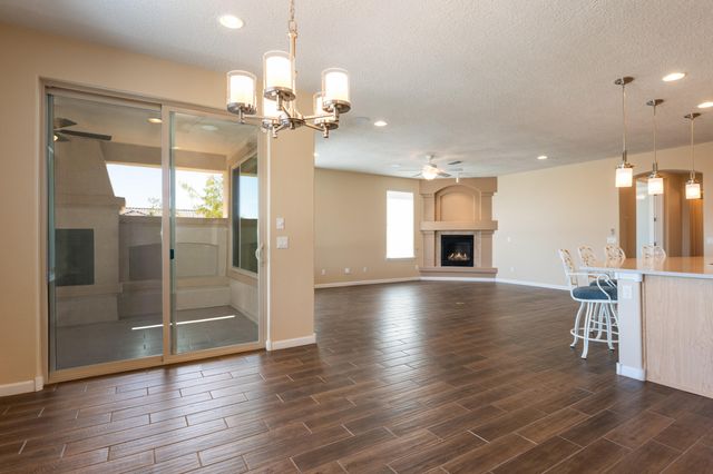 2100 Cave Creek Lane NW, Albuquerque, NM 87120