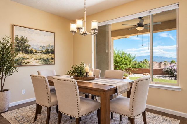 2100 Cave Creek Lane NW, Albuquerque, NM 87120
