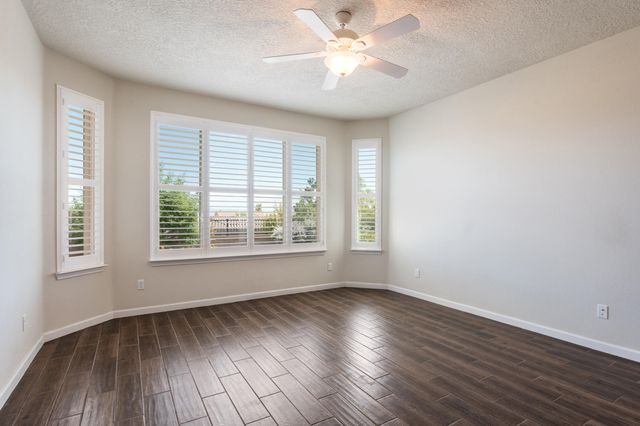 2100 Cave Creek Lane NW, Albuquerque, NM 87120