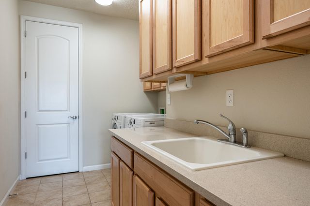 2100 Cave Creek Lane NW, Albuquerque, NM 87120