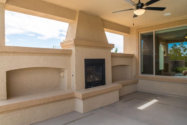2100 Cave Creek Lane NW, Albuquerque, NM 87120