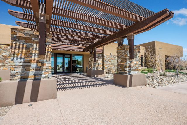 2100 Cave Creek Lane NW, Albuquerque, NM 87120