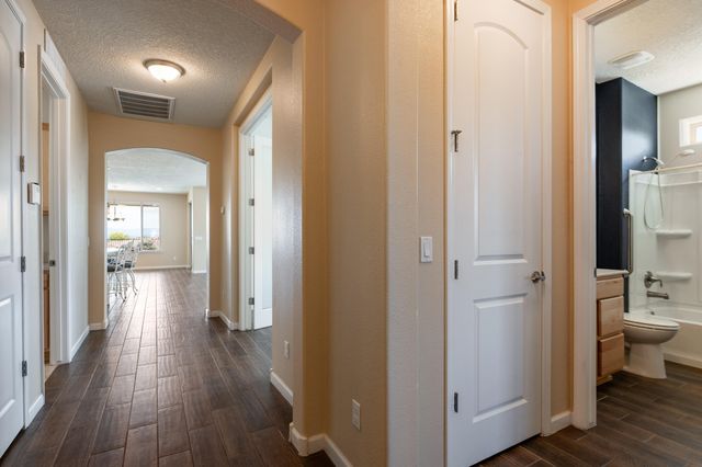 2100 Cave Creek Lane NW, Albuquerque, NM 87120