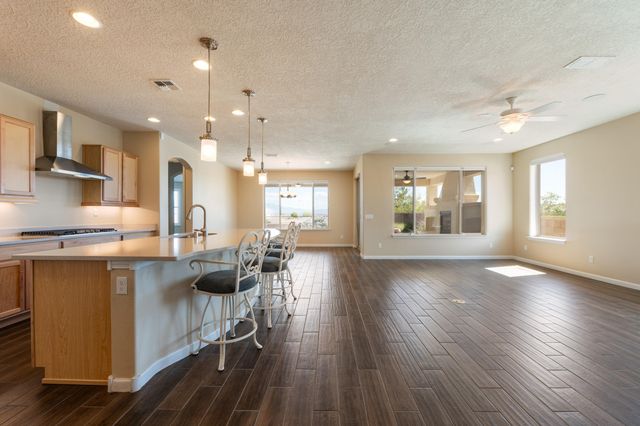 2100 Cave Creek Lane NW, Albuquerque, NM 87120