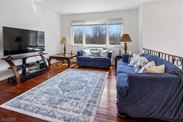 372 W Point Ave, Franklin Twp., NJ 08873