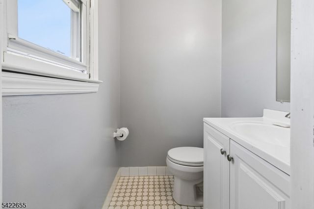 372 W Point Ave, Franklin Twp., NJ 08873