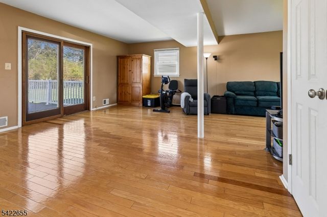 372 W Point Ave, Franklin Twp., NJ 08873