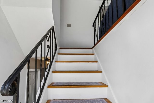 372 W Point Ave, Franklin Twp., NJ 08873