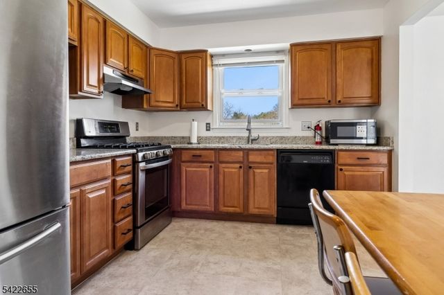 372 W Point Ave, Franklin Twp., NJ 08873