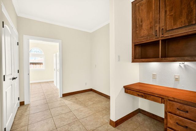5308 Quaker Ridge Court, College Station, TX 77845
